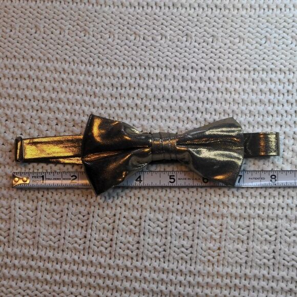 Festive Suspenders and matching bowties - Picture 5 of 9